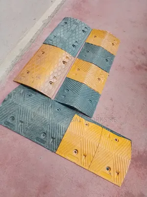 Rubber Speed Bump (Interlocking, 50mm Thick)