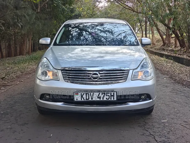 Nissan Bluebird 2007 Silver - 1