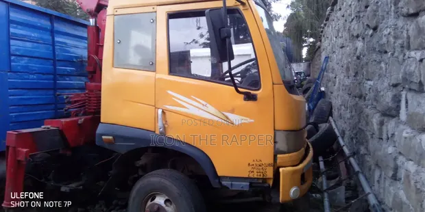 FAW Crane Truck - 1