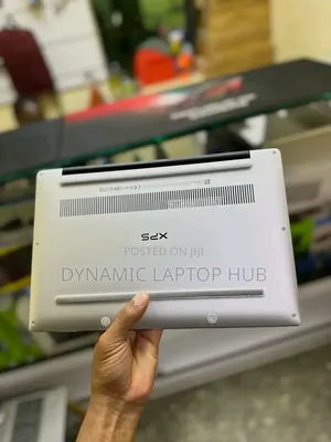 Dell XPS 13 9300 Laptop - Core i7, 16GB RAM, 512GB SSD