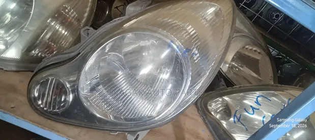 Toyota Duet 2005 Headlight - 1
