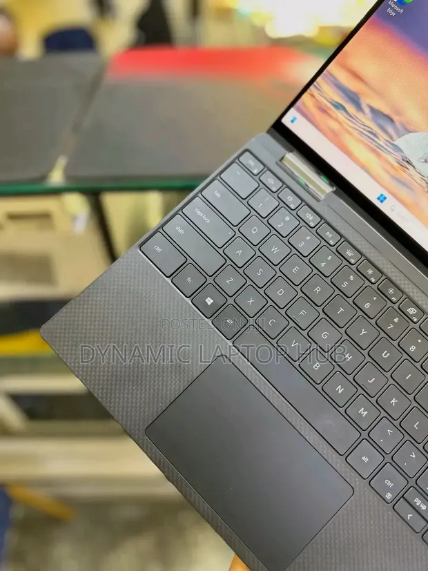 Dell XPS 13 7390 Laptop: Core i7, 16GB RAM, 512GB SSD - 1