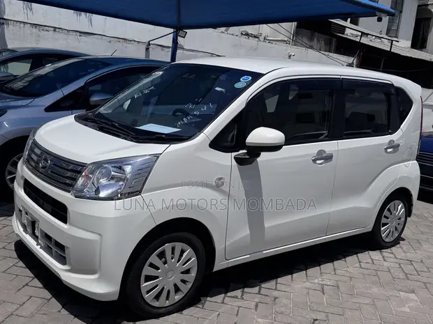 Daihatsu Move 2020 White - 1
