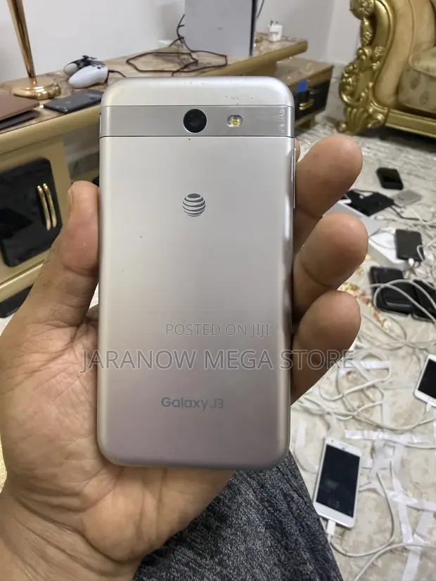 Samsung Galaxy J3 16GB Gray - 1