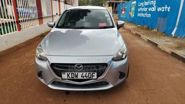 Mazda Demio 2018 Silver - 1