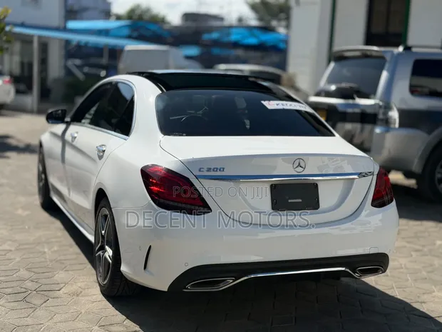 Mercedes-Benz C200 2019 White - 1