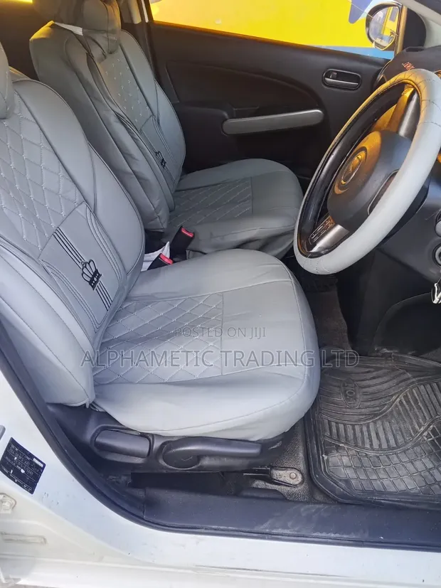 Mazda Demio 2014 White - 1
