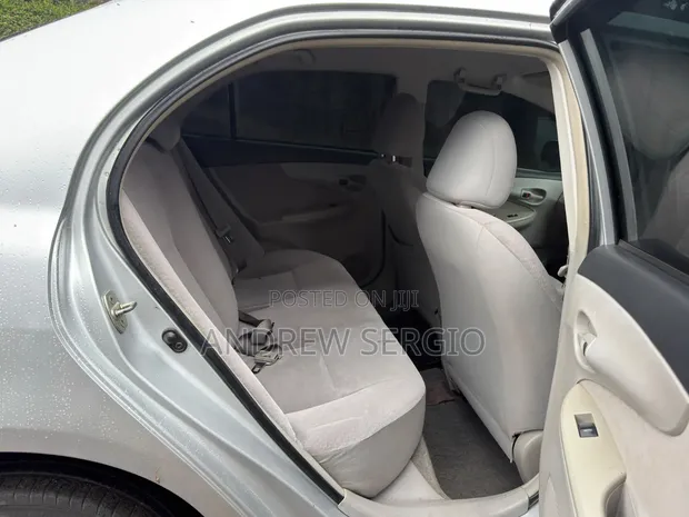 Toyota Axio 1.5 G 2WD 2011 Silver - 1