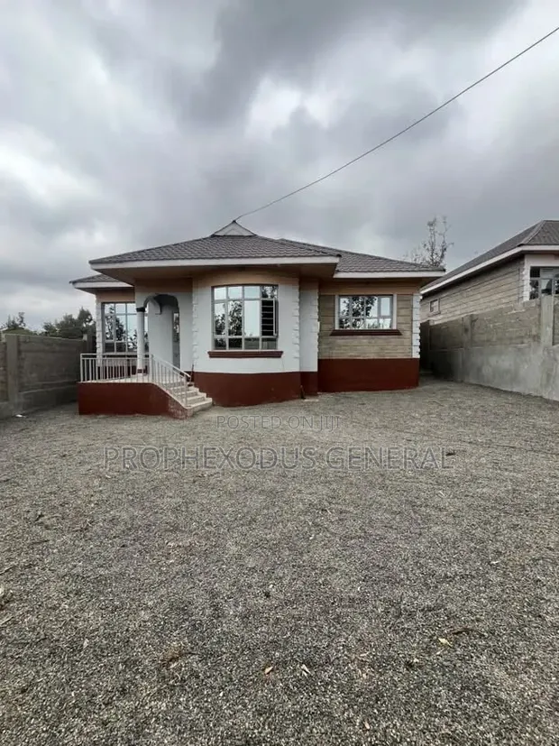 3 Bedroom Bungalow with DSQ in Matasia for Sale - 1