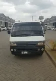 Toyota Grand HiAce 2002 White - 1