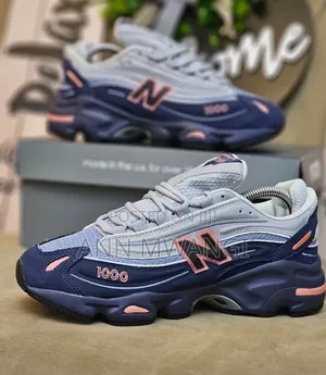Nike NB 1000 Sneakers - Brand New