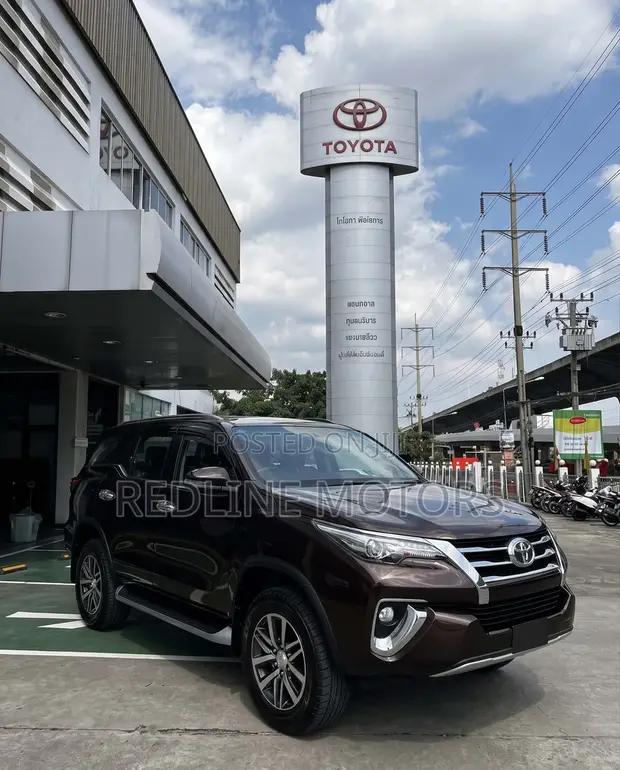 Toyota Fortuner 2.4 D AWD 2019 Brown - 1