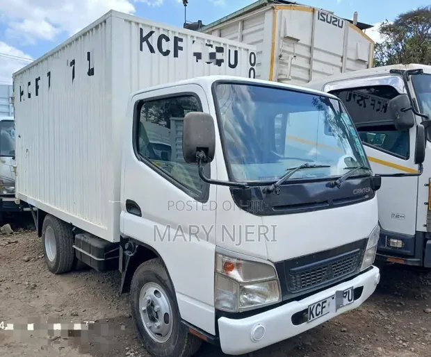 Mitsubishi Canter Short Chassis 2015 White - 1