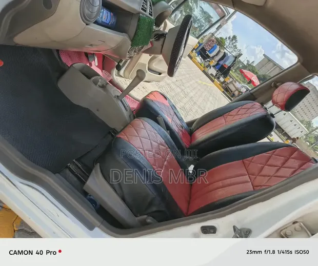 Suzuki Alto 1.0 Hatchback 2012 - 1