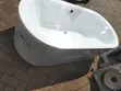 White Oval Enclosed Freestanding Bathtub - 3