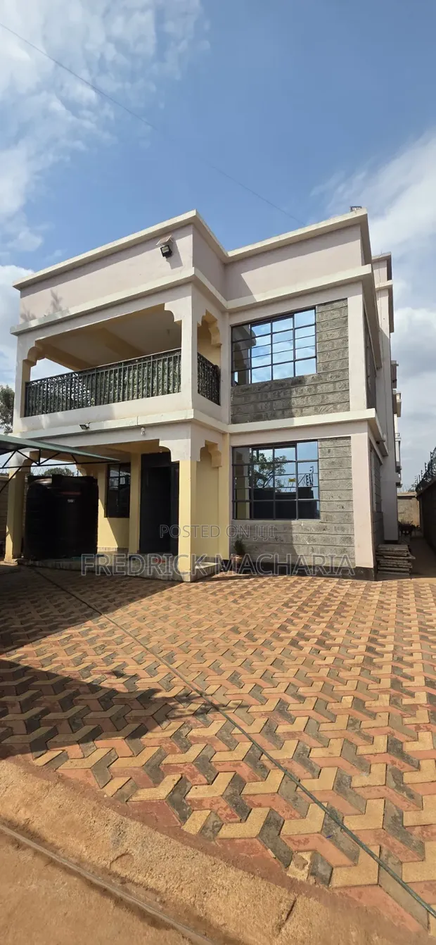 5-Bedroom Mansion for Sale in Kiora Estate, Riabai - 1