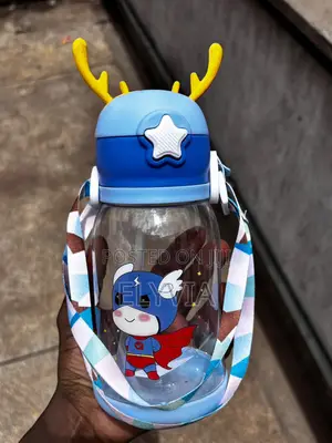 Chupa ya Maji ya Bluu ya Katuni