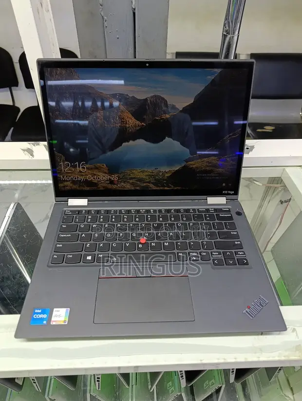 Lenovo Yoga X13 32GB RAM, 512GB SSD, Intel Core i7 - 1