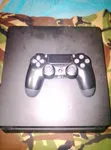 PS4 Slim 500GB na Spider-Man na Injustice - 1