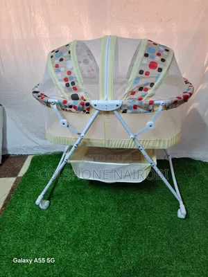 Foldable Newborn Baby Bassinet with Mesh Sides & Storage