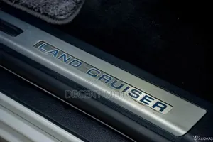 Toyota Land Cruiser 4.6 V8 ZX 2020