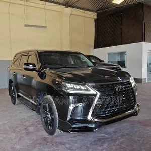 Lexus LX 2018 Nyeusi