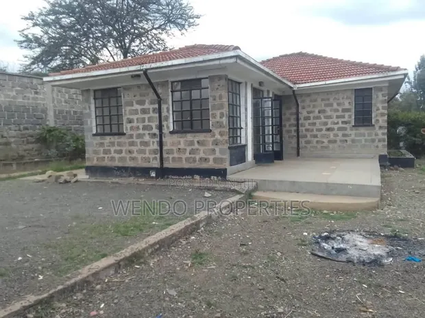 Bungalow ya Vyumba 3 Inauzwa Kandisi - 1