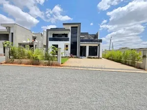 5 Bedroom Maisonette for Sale in Neema Close, Membley Estate