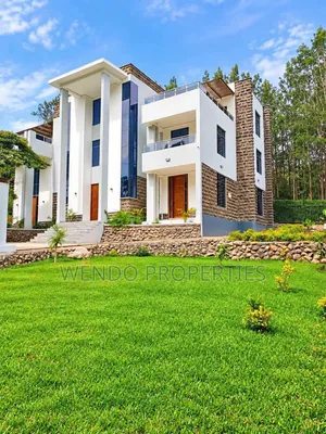 Nyumba ya Villa Vyumba 6 kwa Uuzaji Karen C, Nairobi