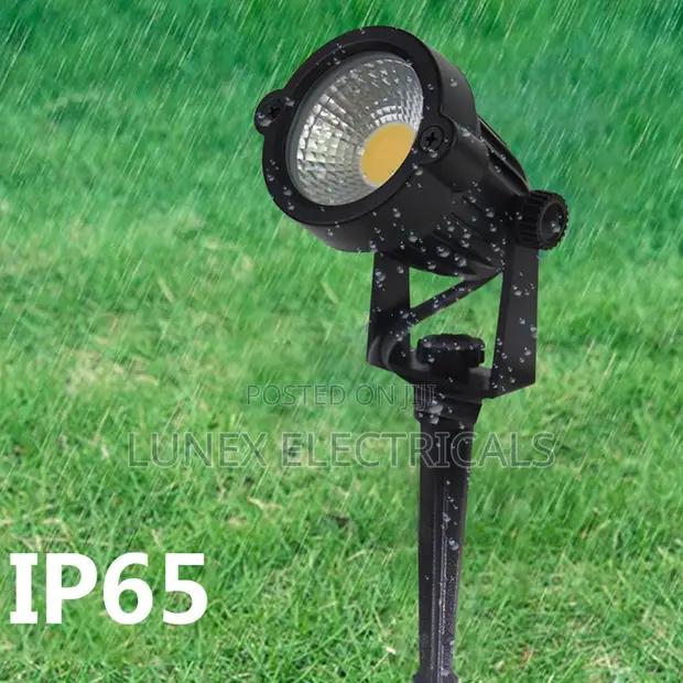 7W Outdoor LED Spot Spike Light - IP66 Waterproof Garden Lighting - 1