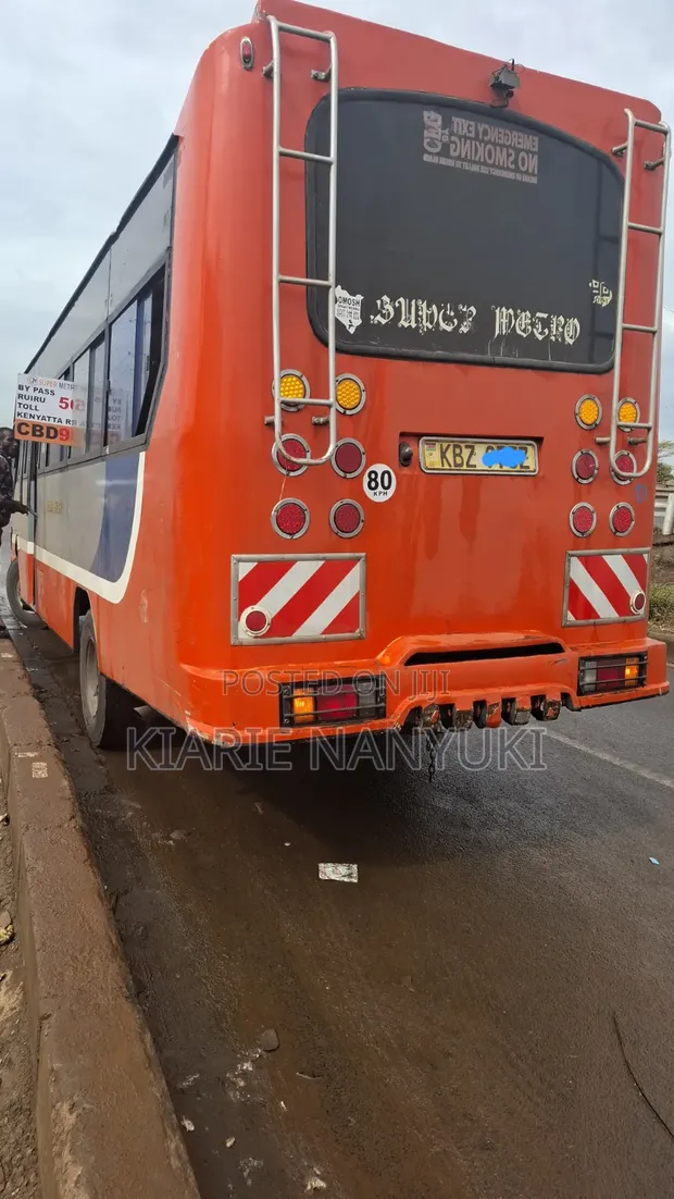 Isuzu NQR 2010 33-Seater Bus - 1