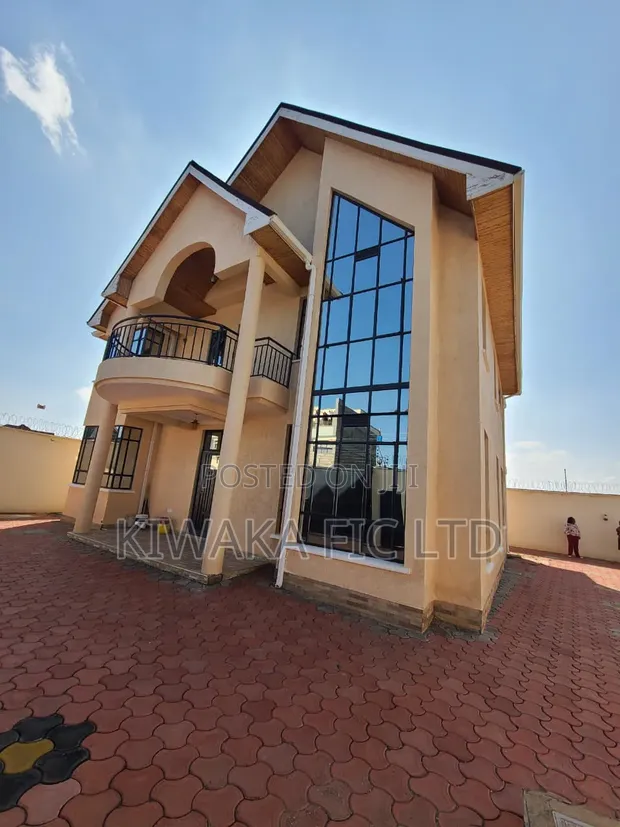 Maisonette ya Vyumba 5 Inauzwa Karuguru, Kamakis - 1