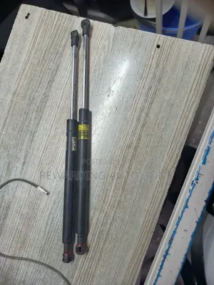 Toyota Corolla Fielder 2015 Boot Shocks (Zilizotumika)