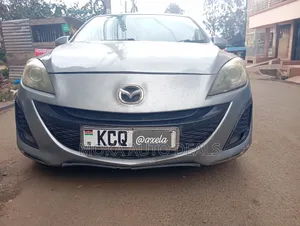 Mazda Axela 2011 Nyeusi