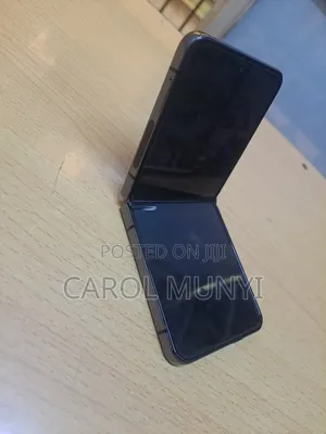 Samsung Galaxy Z Flip4 256GB Black