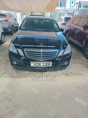 Mercedes-Benz E300 2010 Nyeusi