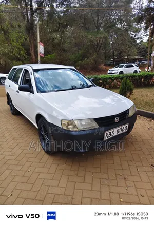 Nissan AD Van 2006 Nyeupe