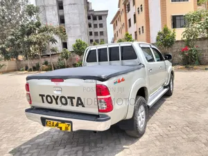 Toyota Hilux 2.5 Cab Pickup 2005 Grey