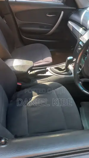 BMW 116i 2010 Nyeusi