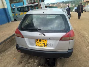 Nissan Wingroad 2002 Nyeupe