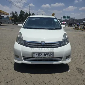 Toyota Isis 2008 - White
