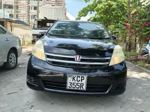 Toyota Isis 2011 Black