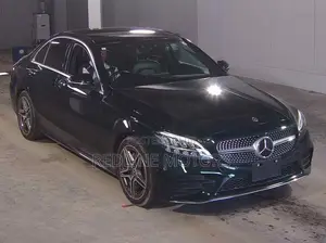 Mercedes-Benz C180 2019 Kijani