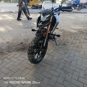 Regal Raptor Daytona 250S 2025 Nyeusi