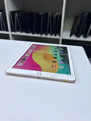 Apple iPad Air 128GB Silver (6th Gen)