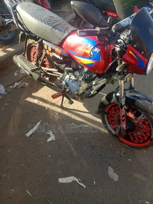 Bajaj Boxer HD 150 (2026) Nyekundu