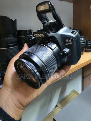 Canon EOS 4000D Kamera ya DSLR na Lens