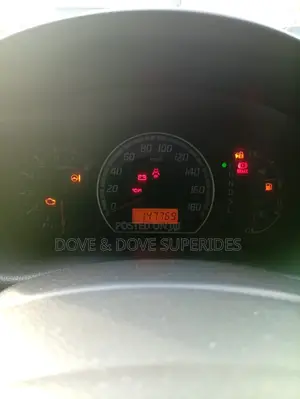 Suzuki Swift 2010 Nyeupe