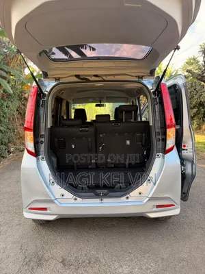 Toyota Roomy 2017 Silver
