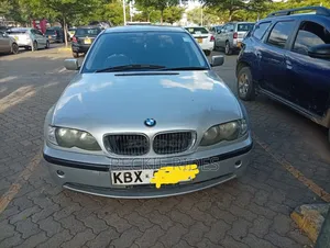 BMW 318i 2004 Nyeupe